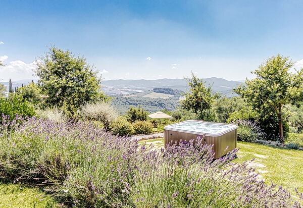 Chateau La Siroque: boblebad, Have, Udendørs, Udvendige, Visninger