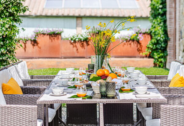 Chateau La Siroque: Udendørs, Udvendige