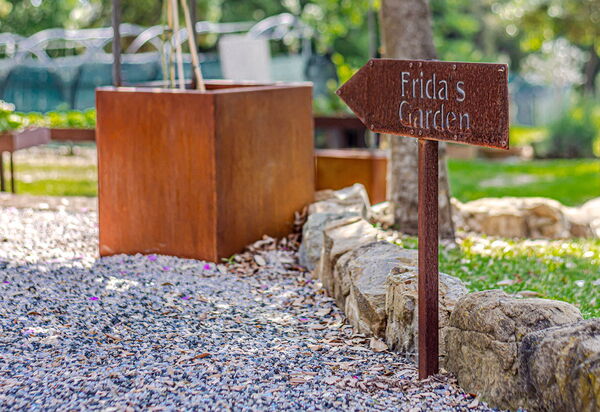 Chateau La Siroque: Udendørs, Udvendige