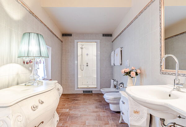 Chateau La Siroque: Badeværelse