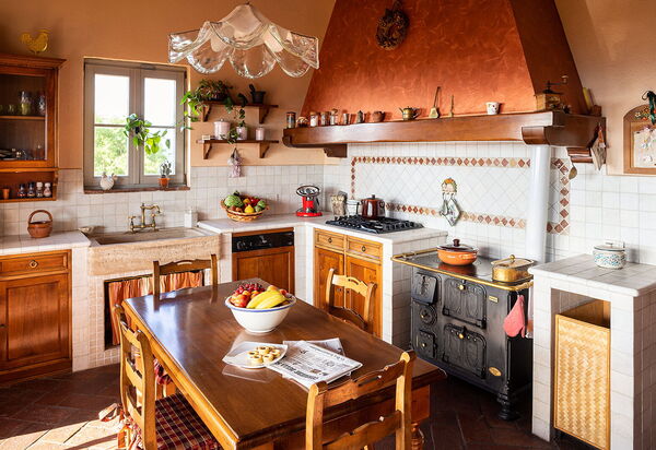 Villa Colle Di Sotto: Кухня, Столовая