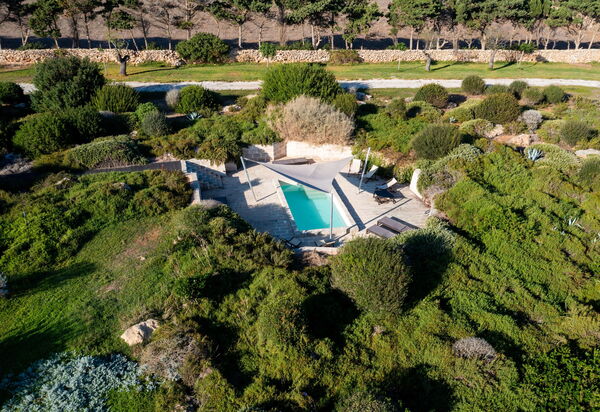 Villa Partenope: Ansichten, Garten, Schwimmbad