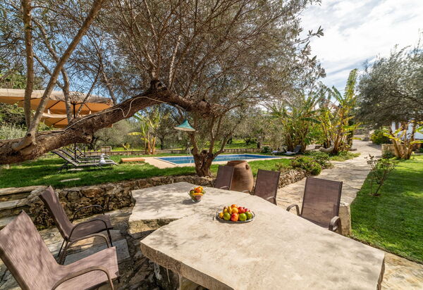 Klapas: Балкон / Терраса / Патио, бассейн, Сад, Экстерьеры