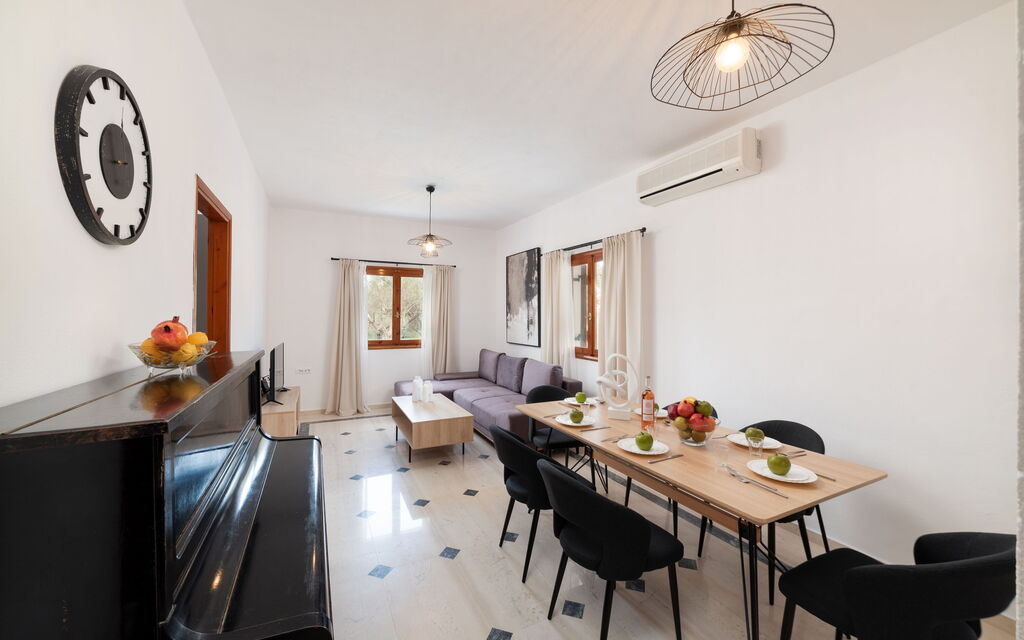 Klapas: Sala da pranzo, Soggiorno