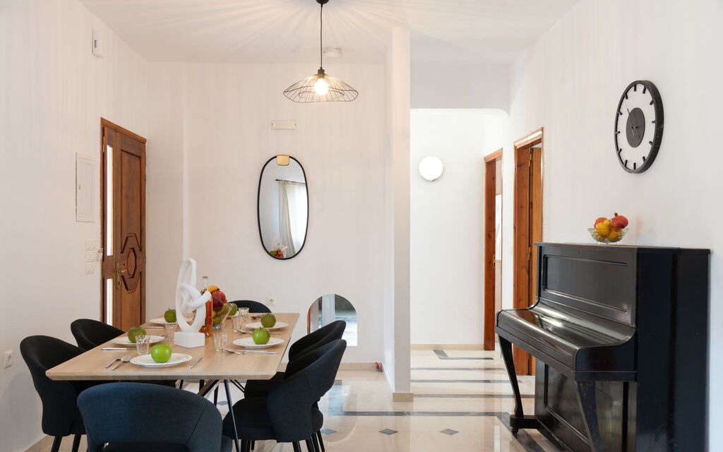 Klapas: Sala da pranzo, Soggiorno