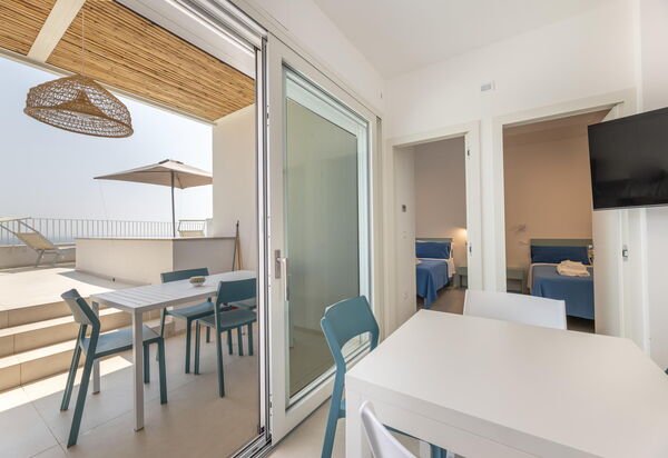 Marinaia Gran Vista Mare: Cuisine, Salle à manger, Salon