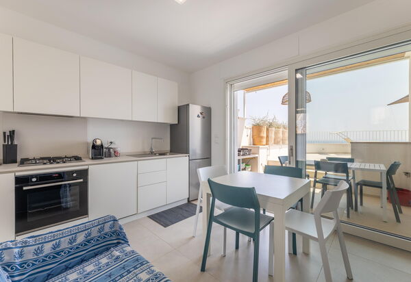 Marinaia Gran Vista Mare: Cuisine, Salle à manger, Salon