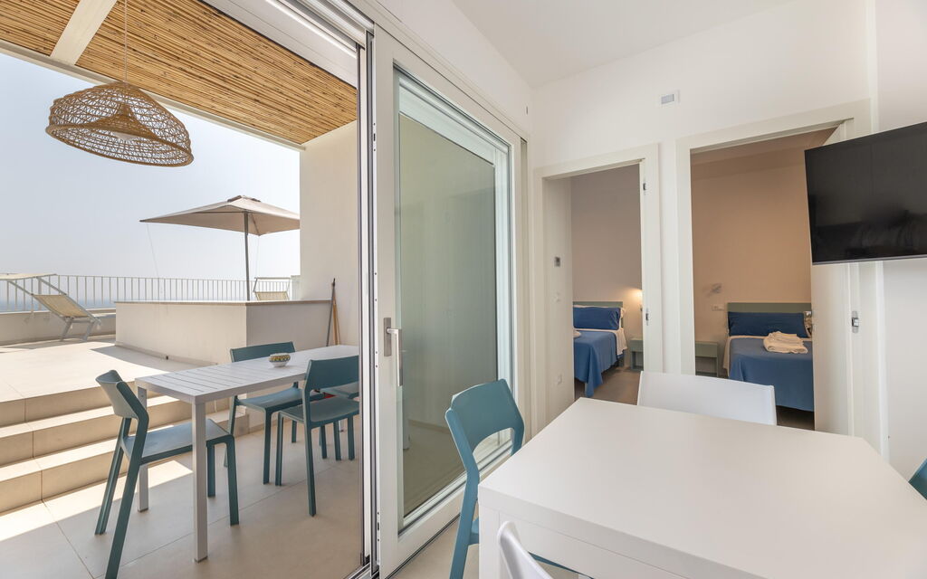 Marinaia Gran Vista Mare: Dining Room, Kitchen, Living Room