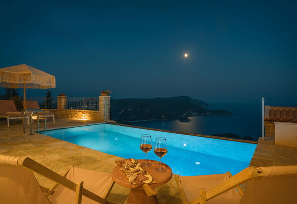 Villa Thea Mare Levantes