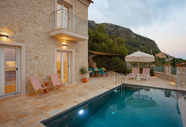 Villa Thea Mare Levantes