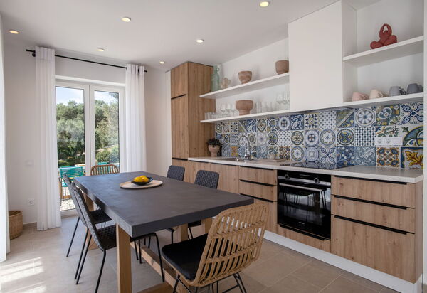 Villa Thea Mare Maistro: Dining Room, Kitchen