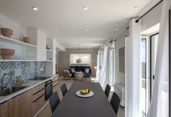 Villa Thea Mare Maistro: Dining Room, Kitchen