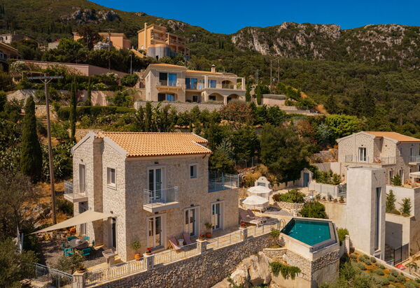 Villa Thea Mare Maistro