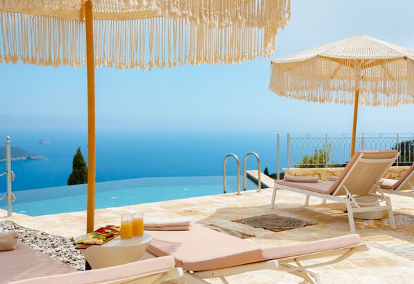 Villa Thea Mare Maistro