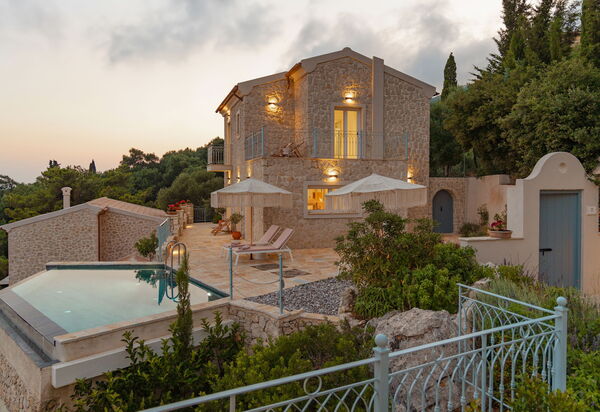 Villa Thea Mare Maistro