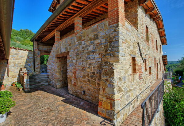 Torre: Außen, Draussen