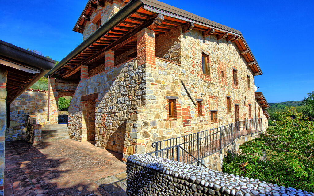 Torre: Exteriör, Utomhus