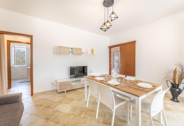 Villa Dolcevivere: Гостиная, Столовая