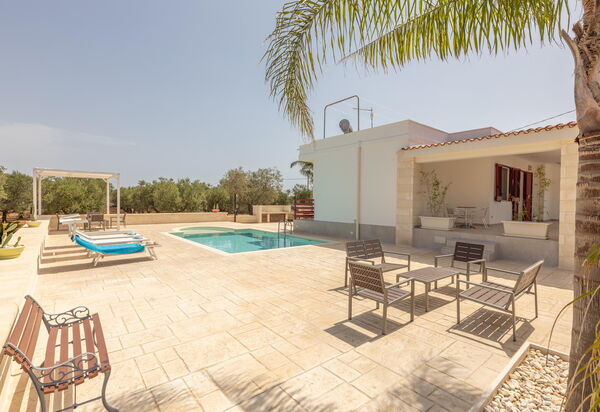 Villa Dolcevivere: бассейн, Лето, Открытый, Экстерьеры