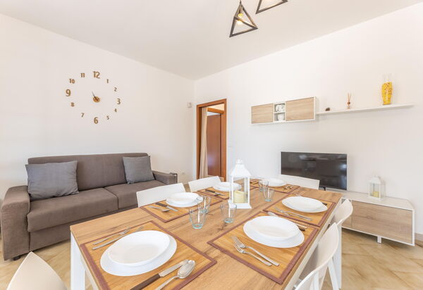 Villa Dolcevivere: Гостиная, Столовая