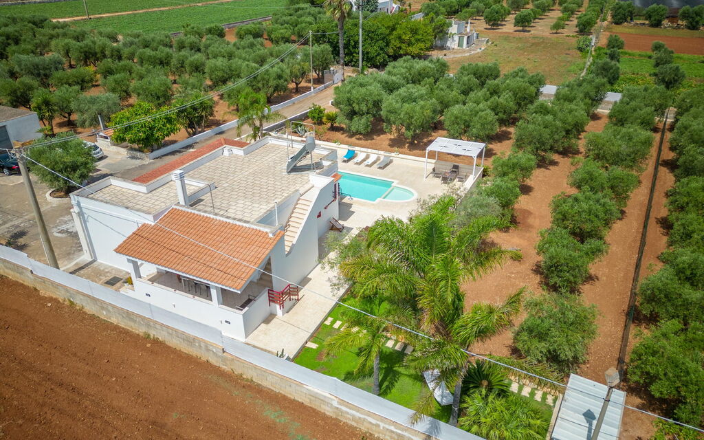 Villa Dolcevivere: Building Exterior, Outdoor, Pool, Scenic View, Summer