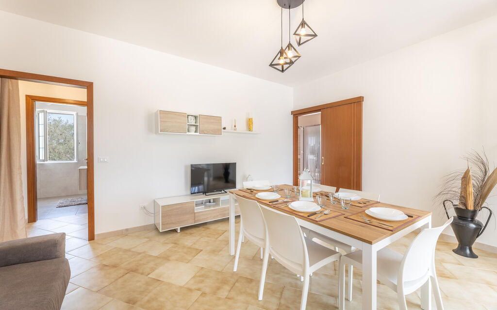 Villa Dolcevivere: Dining Room, Living Room