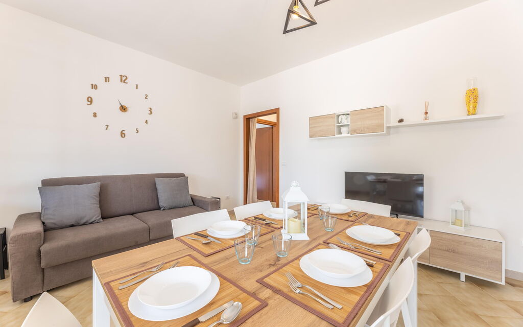 Villa Dolcevivere: Dining Room, Living Room