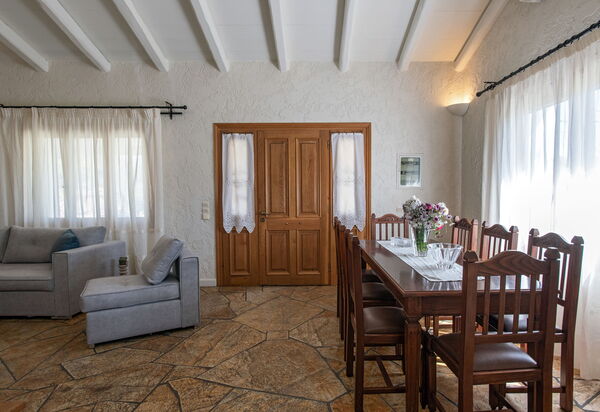 Villa Armonia: Esszimmer, Wohnzimmer