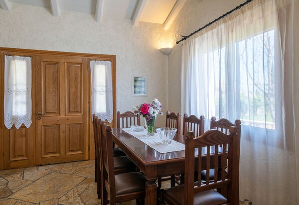 Villa Armonia: Esszimmer, Wohnzimmer