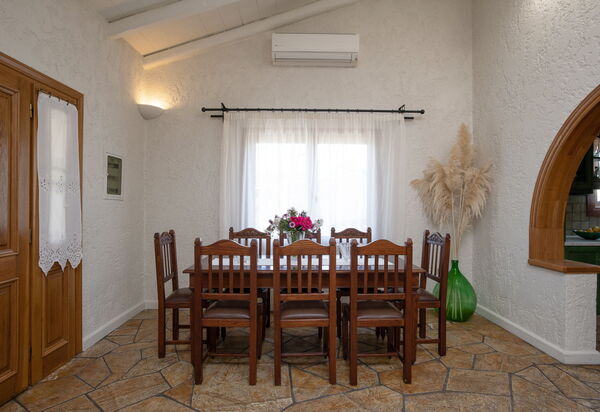 Villa Armonia: Esszimmer, Wohnzimmer