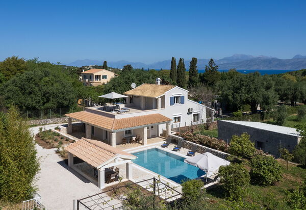 Villa Armonia: Ansichten, Außen, Draussen, Schwimmbad