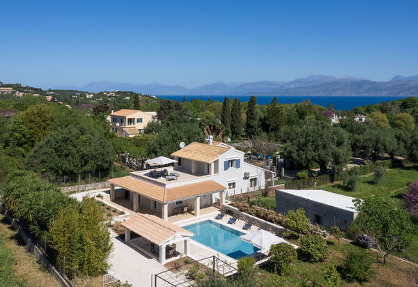 Villa Armonia: Ansichten, Außen, Draussen, Schwimmbad