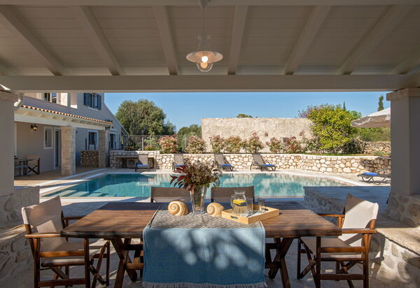 Villa Armonia: Außen, Balkon / Terrasse / Patio, Draussen, Schwimmbad