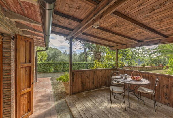 Leccino: Altan / terrasse / gårdhave