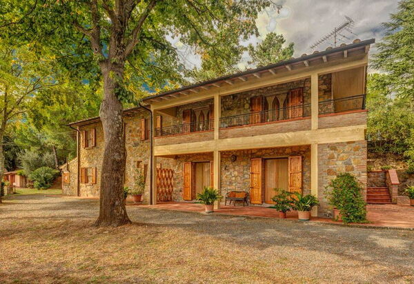 Leccino: Have, Hovedindgang, Udendørs, Udvendige