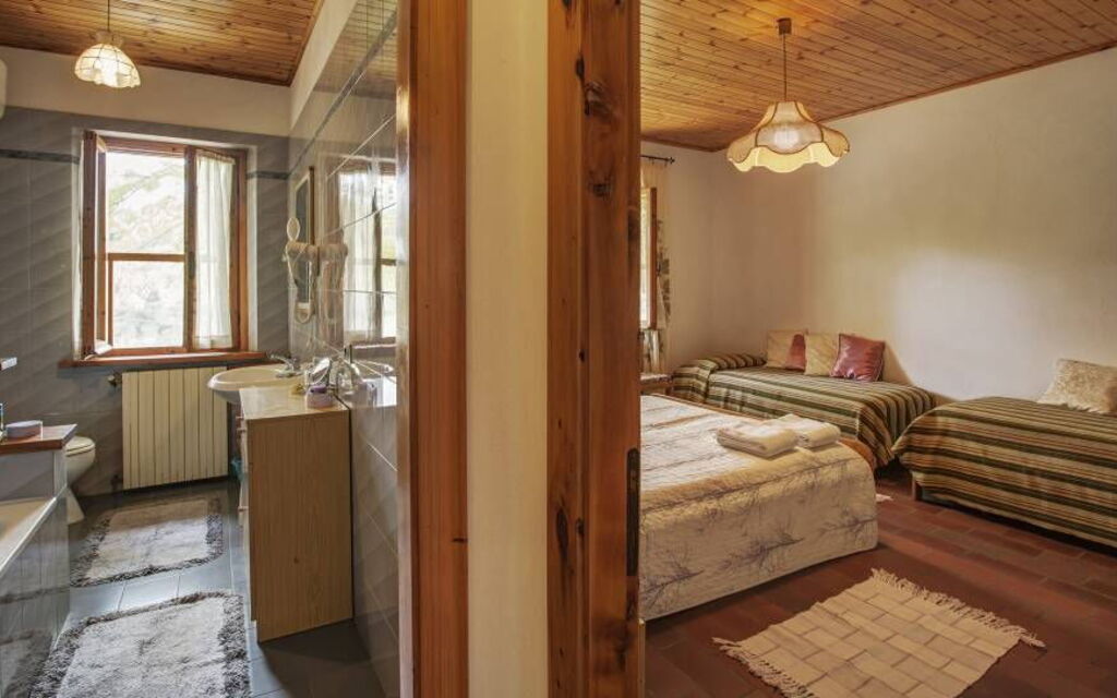 Leccino - : Bathroom, Bedroom