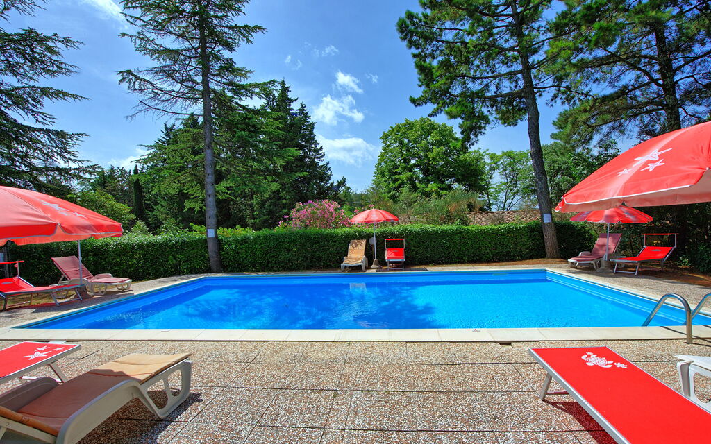 Leccino: slå samman, Trädgård, Utomhus