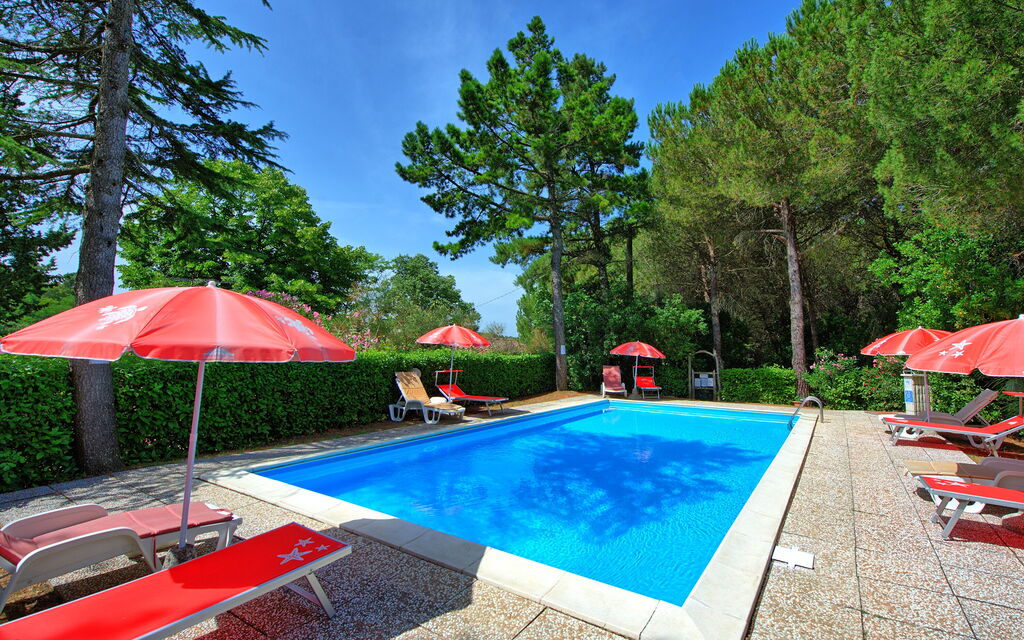 Leccino: slå samman, Trädgård, Utomhus