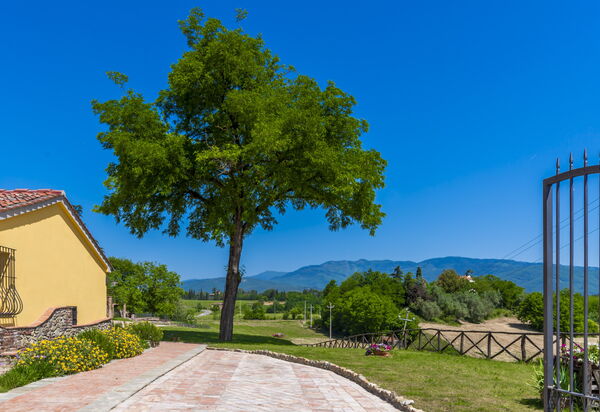 Le Fornaci: Взгляды, Главный вход, Открытый, Экстерьеры