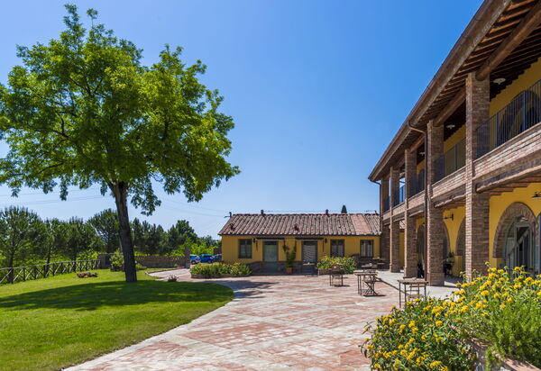 Le Fornaci: Взгляды, Открытый, Сад, Экстерьеры