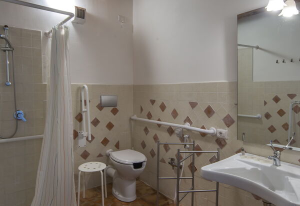 Le Fornaci: Ванная комната