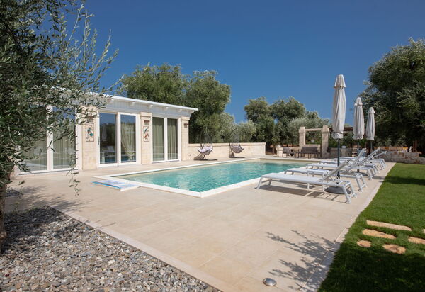 Terra Mater: бассейн, Открытый, Сад, Экстерьеры