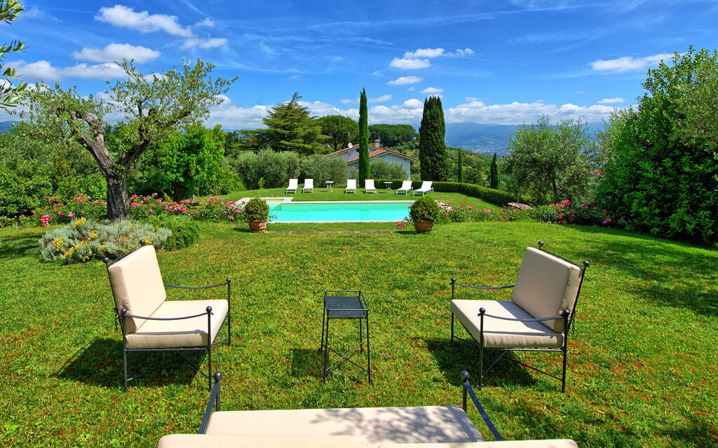 Villa Mami: all'aperto, Giardino, Piscina