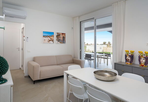 Villa Paradisus: Гостиная, Столовая