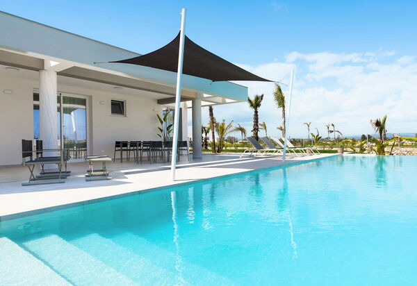 Villa Paradisus: бассейн, Открытый, Экстерьеры