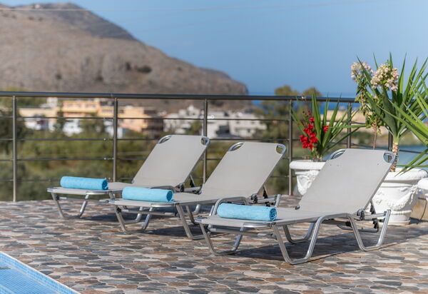 Villa Rose: Udendørs, Udvendige, Visninger