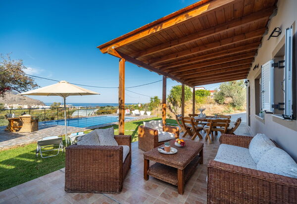 Villa Rose: Altan / terrasse / gårdhave, Have, pool, Udendørs, Udvendige, Visninger