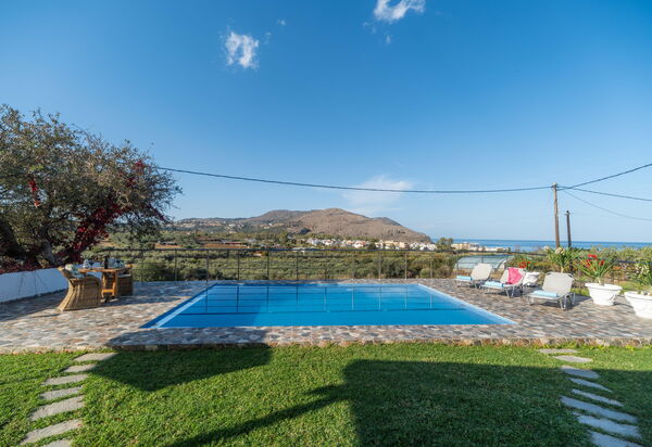 Villa Rose: Have, pool, Udendørs, Udvendige, Visninger