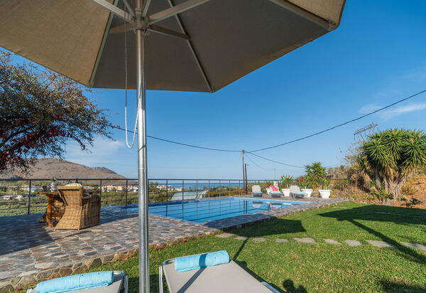 Villa Rose: Have, pool, Udendørs, Udvendige, Visninger