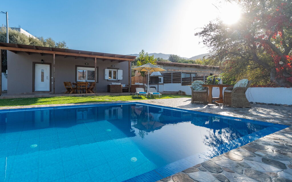 Villa Rose: бассейн, Открытый, Сад, Экстерьеры